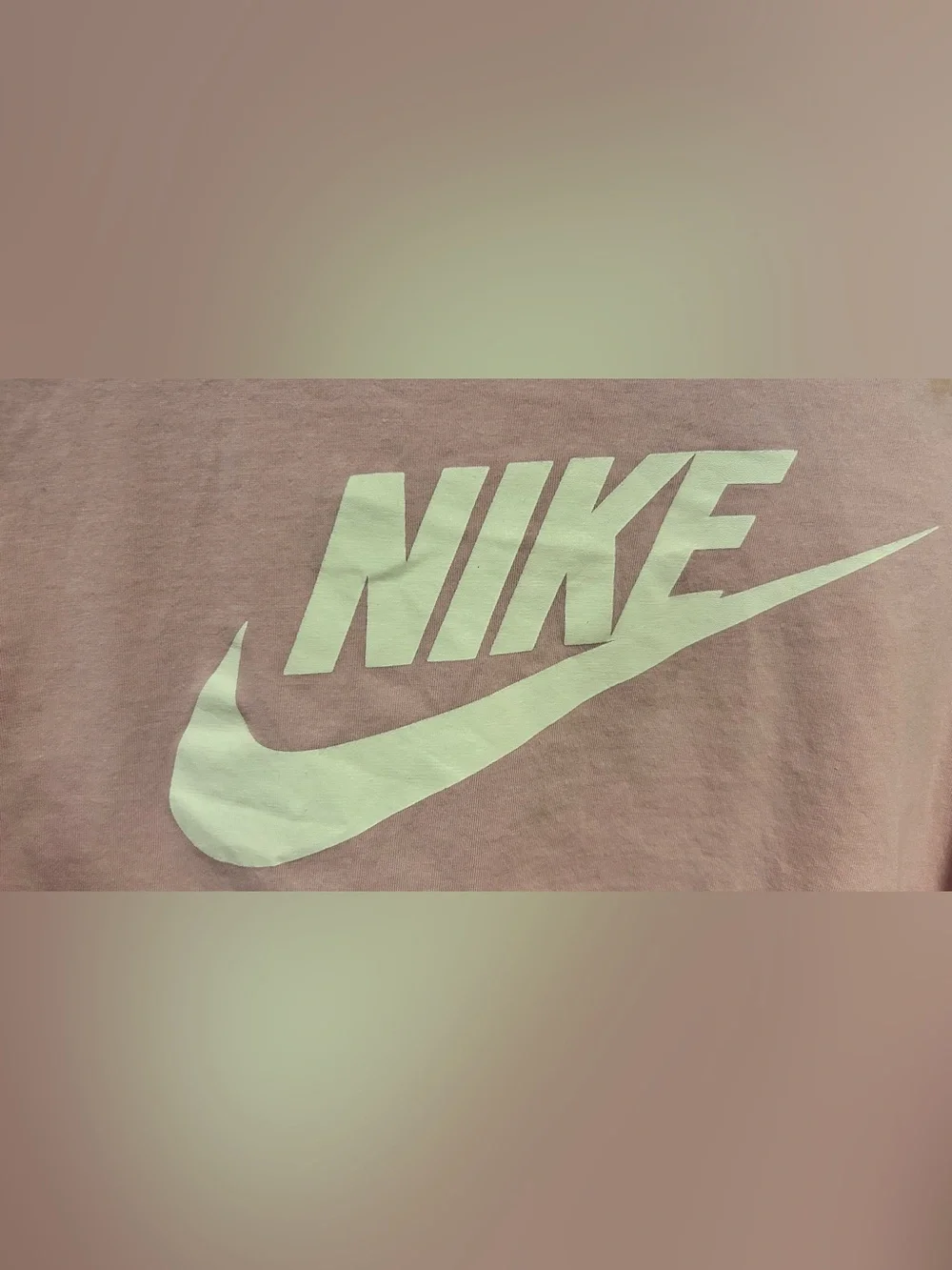 Nike Women’s Short-Sleeve Logo Cropped Tees size MEDIUM